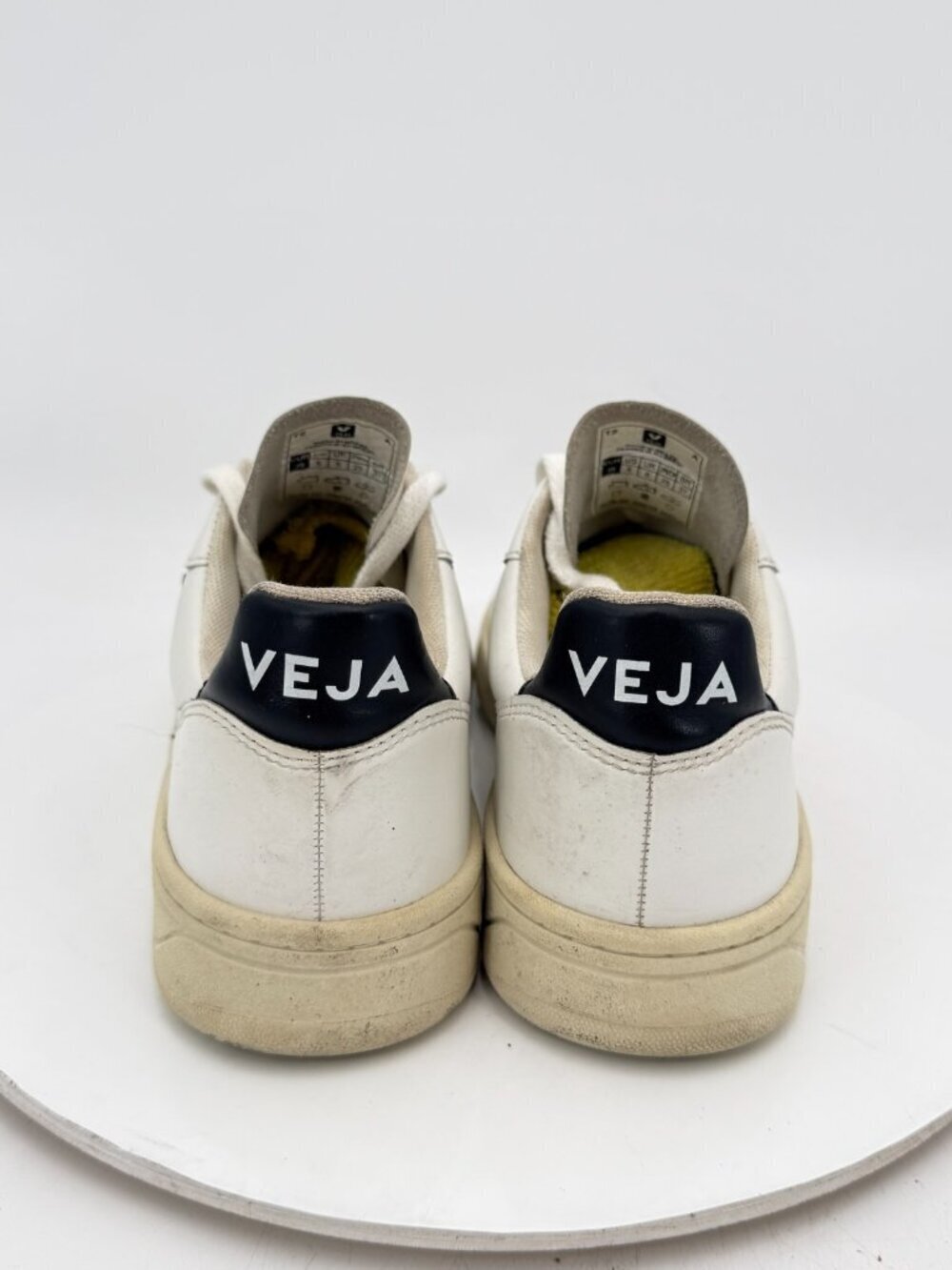 Veja V-10 Women Size 8 White Leather Black V Logo Training Shoes - Picture 5 of 12